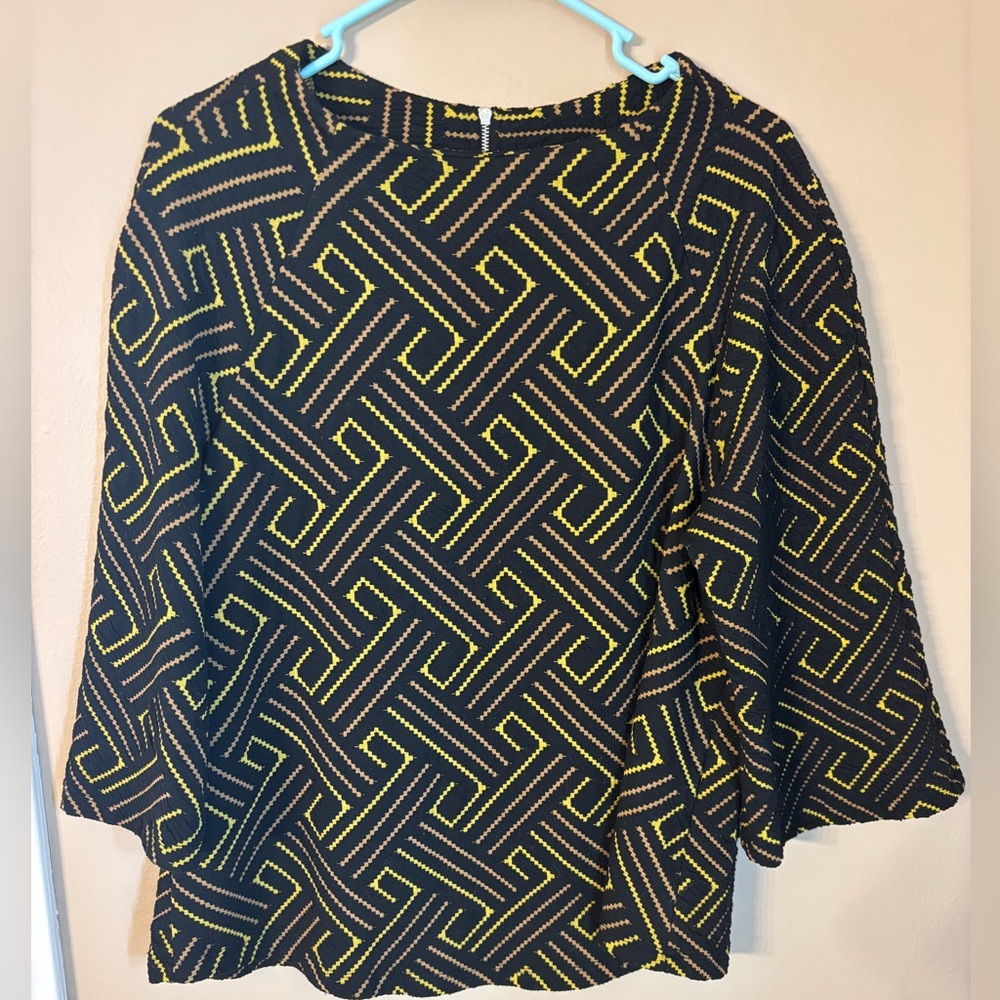 W5 Anthropologie Geo jacquard mock neck zip back top Large